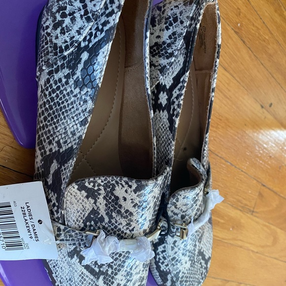 Shoes - Picture 2 of 2